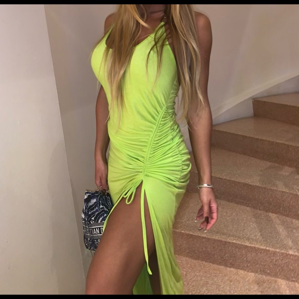 Chic Me lime green long ruched dress size small
